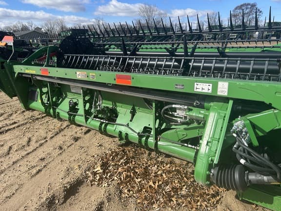 Image of John Deere RD40F equipment image 1