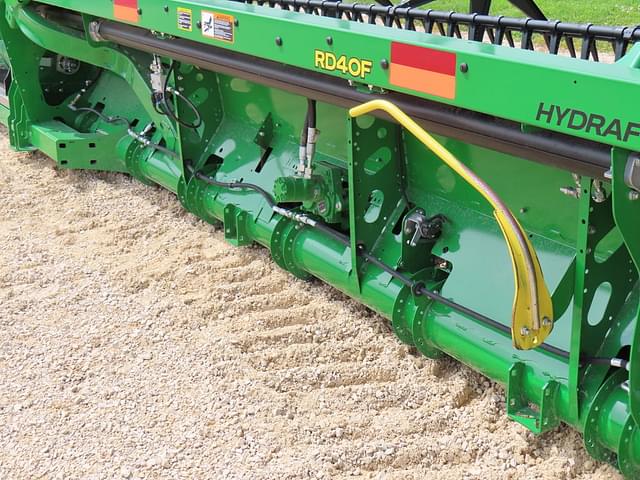 Image of John Deere RD40F equipment image 2