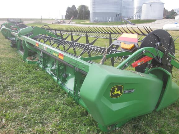 Image of John Deere RD40F equipment image 2