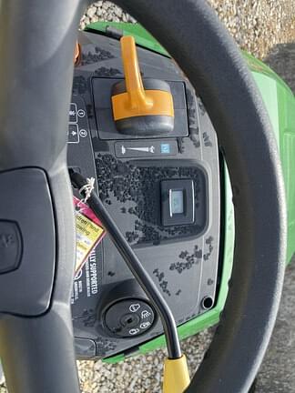 Image of John Deere S110 equipment image 4
