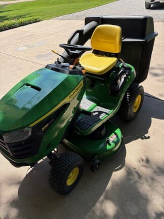 Image of John Deere S110 equipment image 1