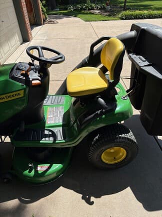 Image of John Deere S110 equipment image 2
