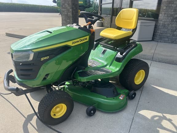 Image of John Deere S140 equipment image 1