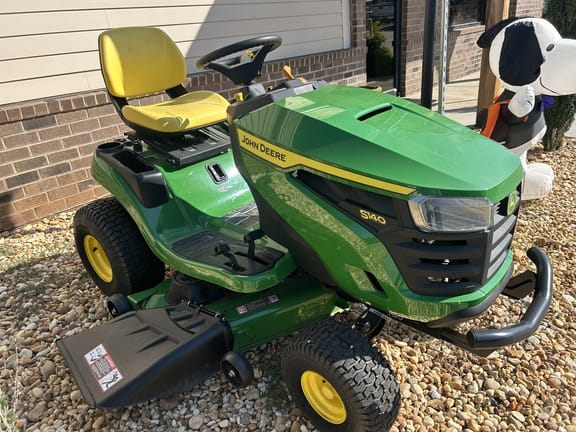 Main image John Deere S140