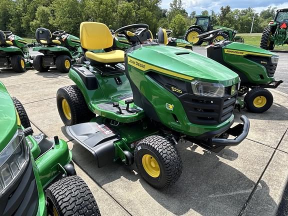 Image of John Deere S220 equipment image 2