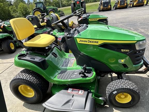 Image of John Deere S220 equipment image 3