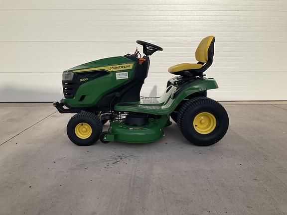 Image of John Deere S220 Primary image