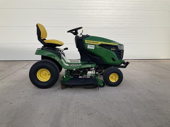 Image of John Deere S220 equipment image 3