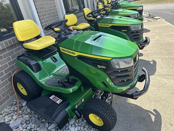 Image of John Deere S220 equipment image 1