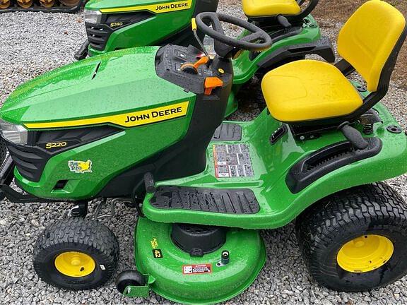 Image of John Deere S220 equipment image 2