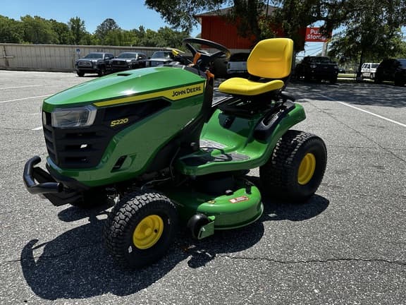 Image of John Deere S220 equipment image 2