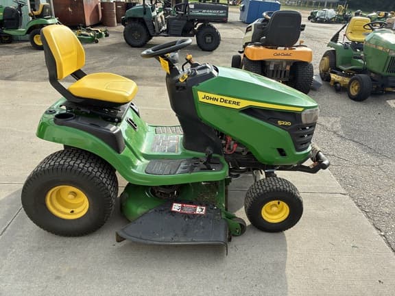 Image of John Deere S220 equipment image 2