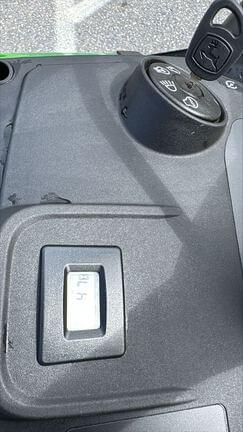 Image of John Deere S220 equipment image 4