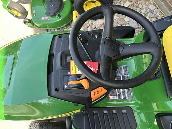 Image of John Deere S220 equipment image 4