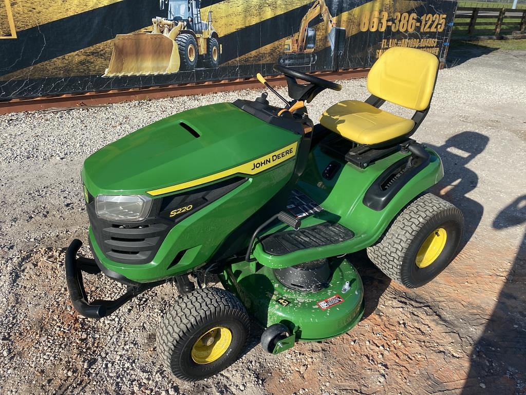 Image of John Deere S220 Primary image