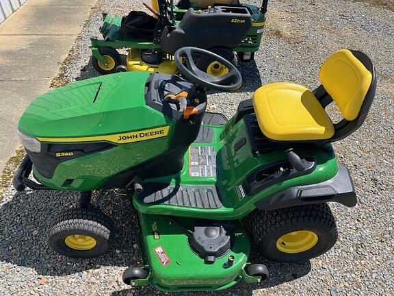 Image of John Deere S240 equipment image 1
