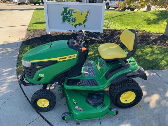 2025 John Deere S240 Equipment Image0