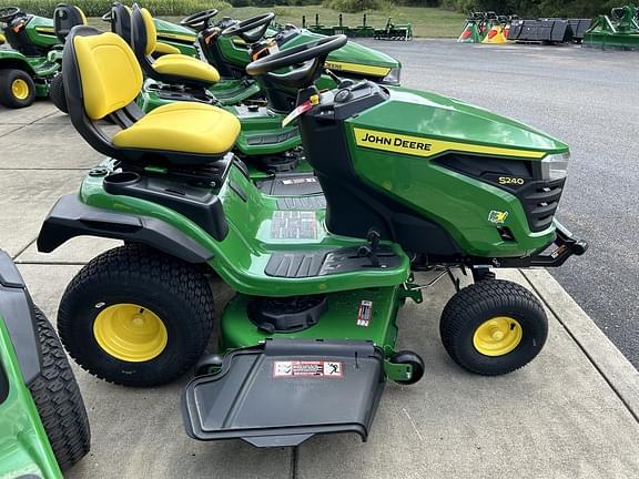 Image of John Deere S240 equipment image 3