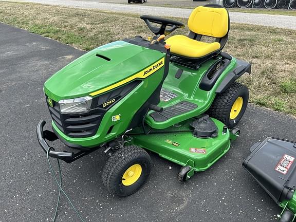 Image of John Deere S240 equipment image 1