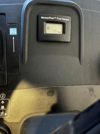 Image of John Deere S240 equipment image 2