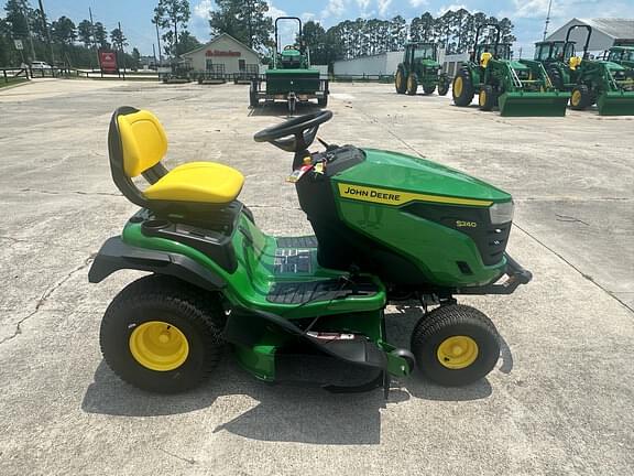 Image of John Deere S240 equipment image 1