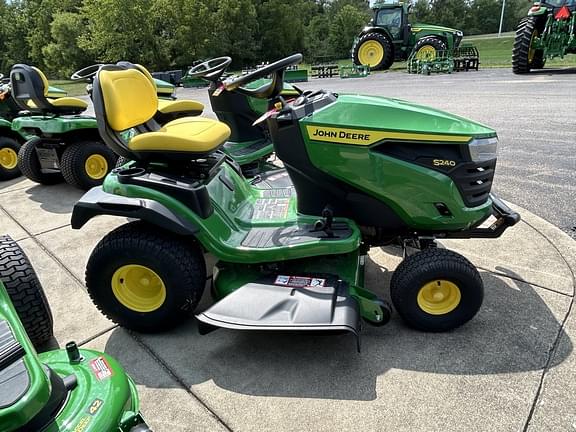 Image of John Deere S240 equipment image 4