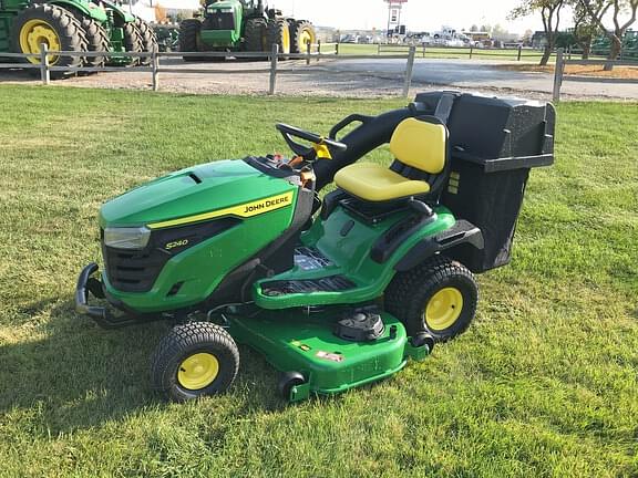 Image of John Deere S240 equipment image 1