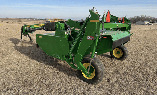 Image of John Deere S300 equipment image 4