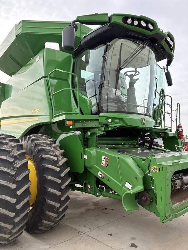 Image of John Deere S760 equipment image 2