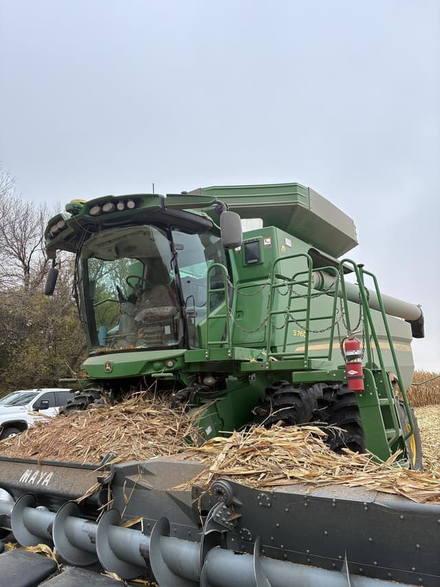 Image of John Deere S760 equipment image 1