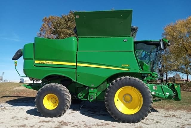 Image of John Deere S760 equipment image 2
