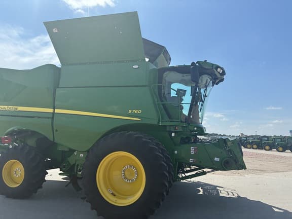 Image of John Deere S760 equipment image 3