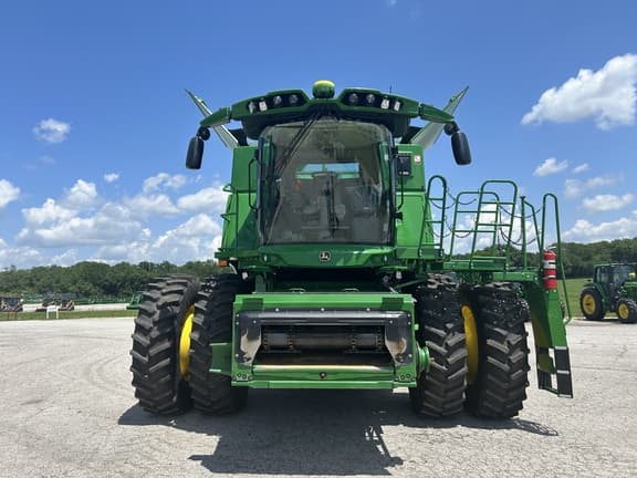 Image of John Deere S760 equipment image 1