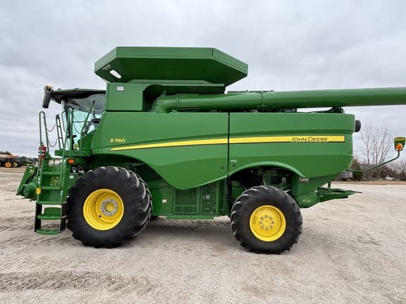 Image of John Deere S760 equipment image 1