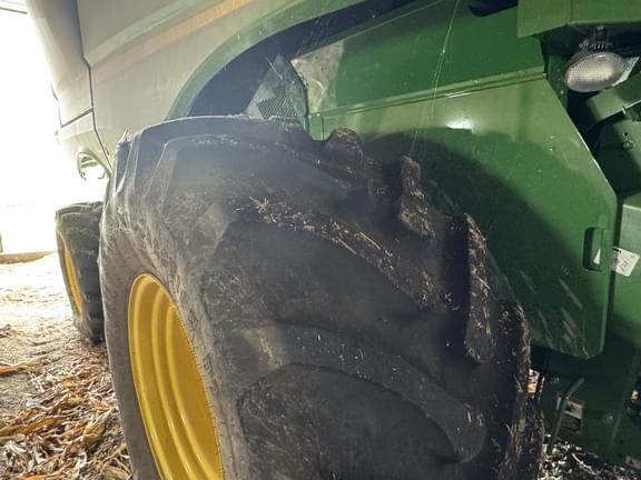 Image of John Deere S760 equipment image 2