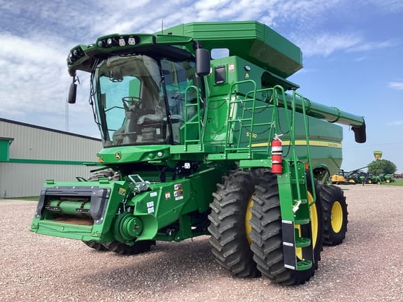 2024 John Deere S760 Equipment Image0