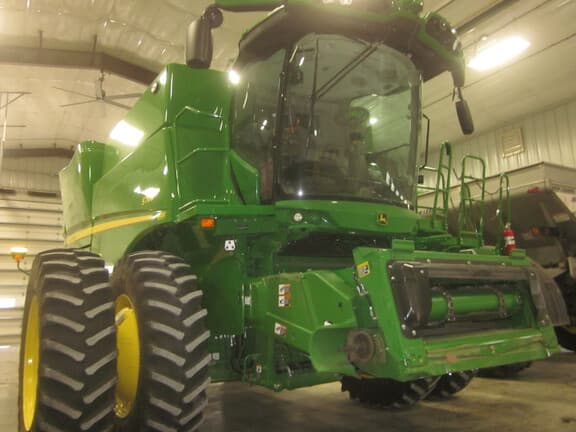 Image of John Deere S760 equipment image 1