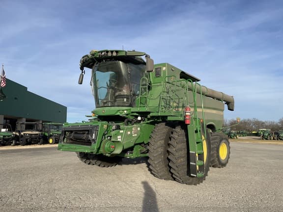 Image of John Deere S760 equipment image 1