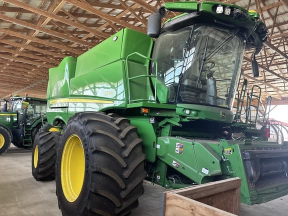 Image of John Deere S760 equipment image 1