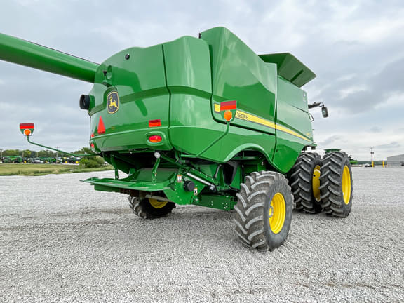 Image of John Deere S760 equipment image 4