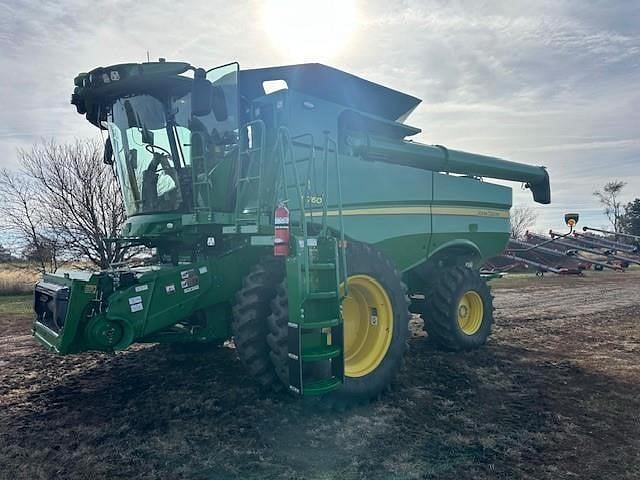 Image of John Deere S760 equipment image 1