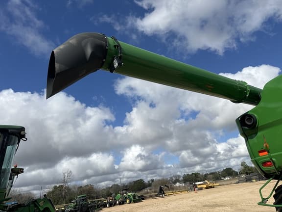 Image of John Deere S770 equipment image 4