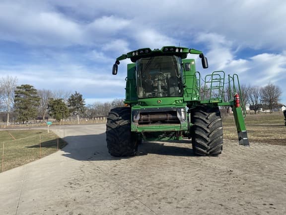 Image of John Deere S770 equipment image 2