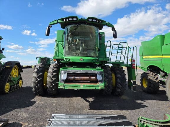 Image of John Deere S770 equipment image 1