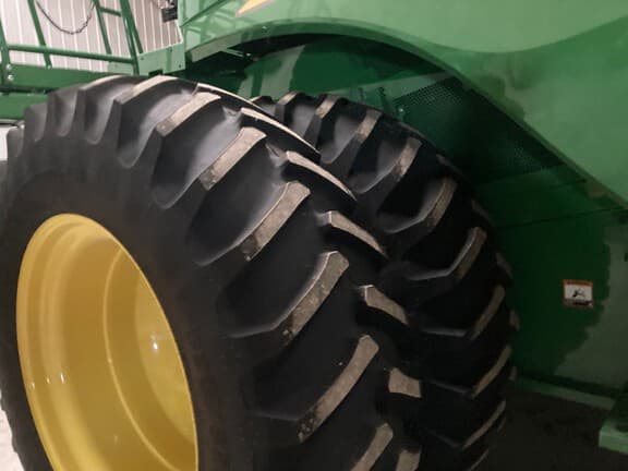 Image of John Deere S770 equipment image 4