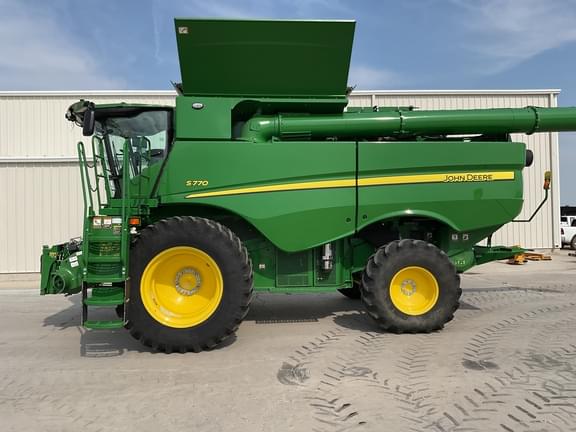 Image of John Deere S770 equipment image 1
