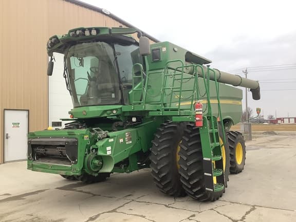 Image of John Deere S770 equipment image 2