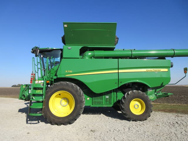 Image of John Deere S770 equipment image 2
