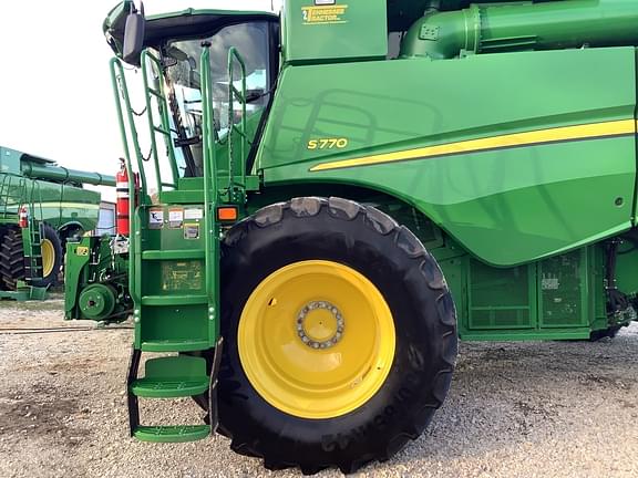 Image of John Deere S770 equipment image 1