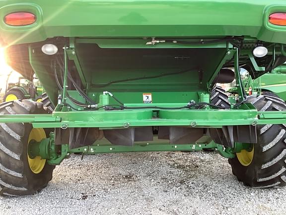 Image of John Deere S770 equipment image 4